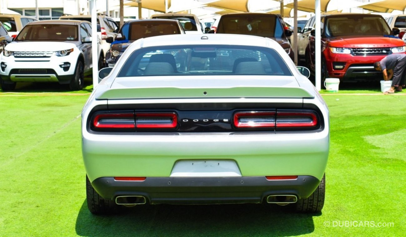 Dodge Challenger RT HEMI