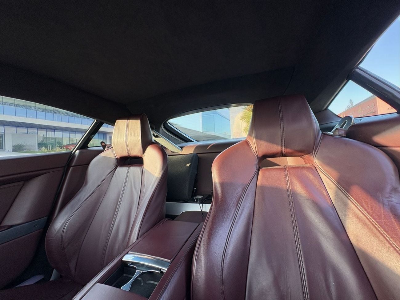 أستون مارتن فانتيج ASTON MARTIN VANTAGE | 4.7L V8 | 2009 | GCC SPECS