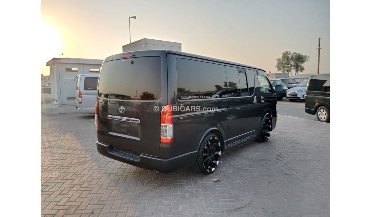 Toyota Hiace TOYOTA HIACE VAN RIGHT HAND DRIVE (PM1617)