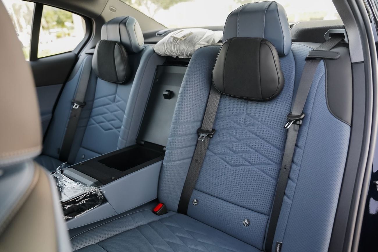 بي أم دبليو i5 EDRIVE40 M SPORT 2025 BMW i5 40L M-Sport package RWD 0km