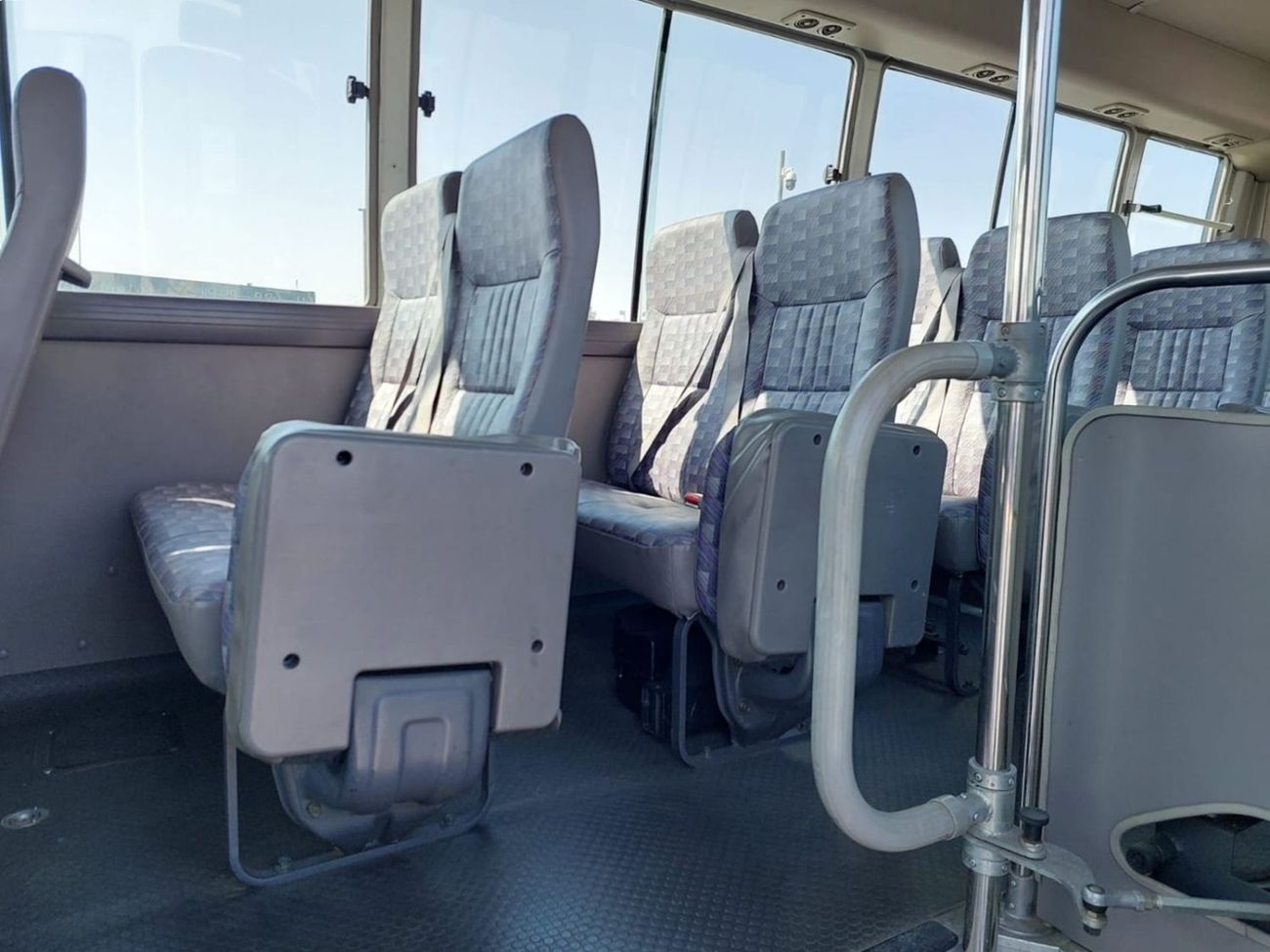 نيسان سيفيليان (RAMADAN OFFER) NISSAN CIVILIAN BUS RHD 2002 MODEL 4.2 L DIESEL AUTOMATIC(PM20042)