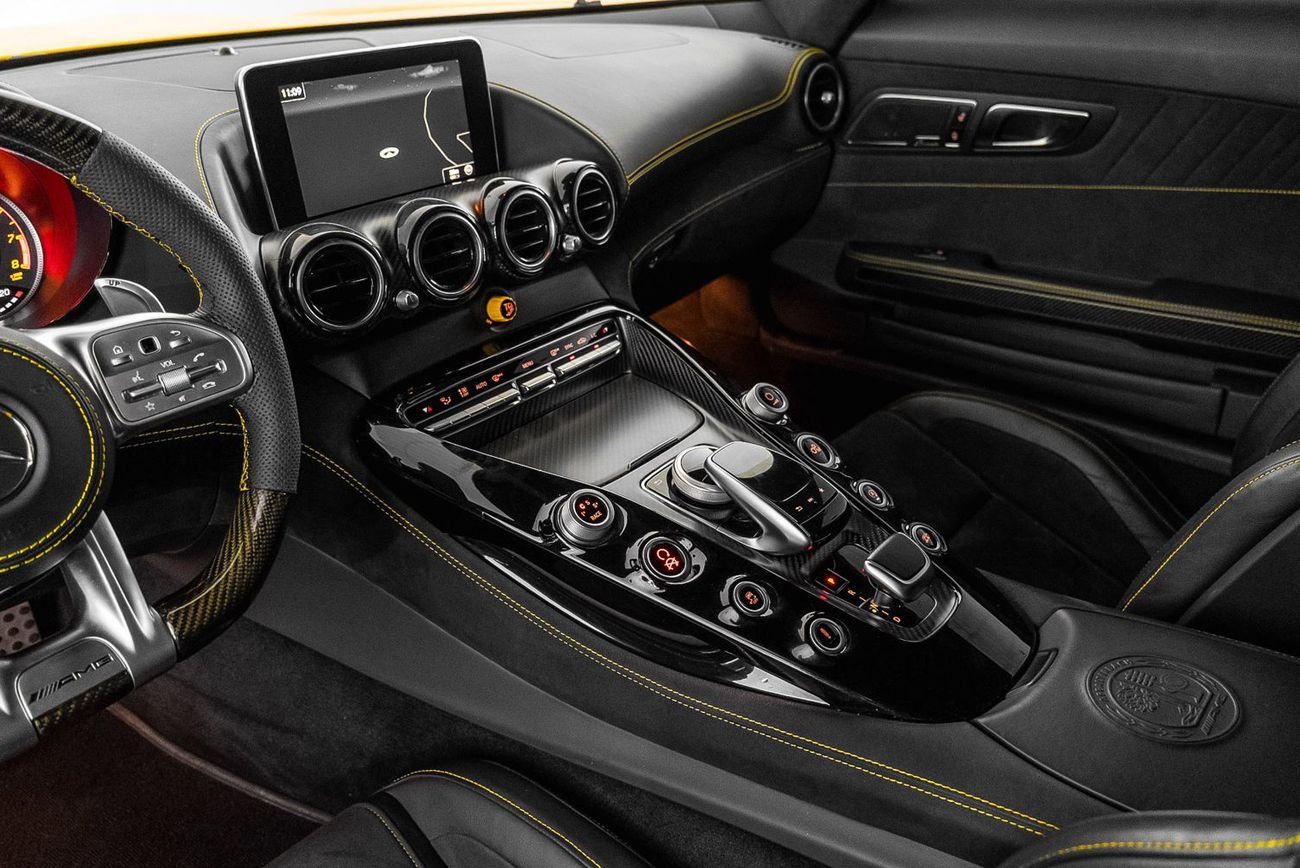 مرسيدس بنز AMG GTR 