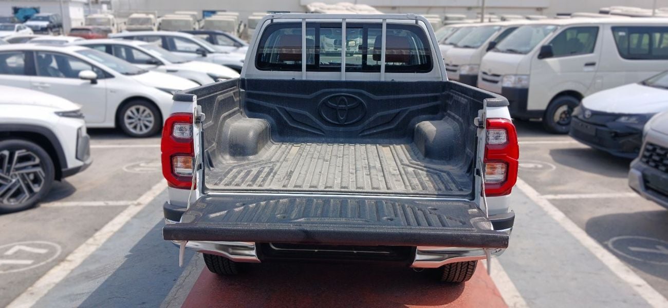 تويوتا هيلوكس Hilux 2.7L Petrol AT 4x4 2026YM