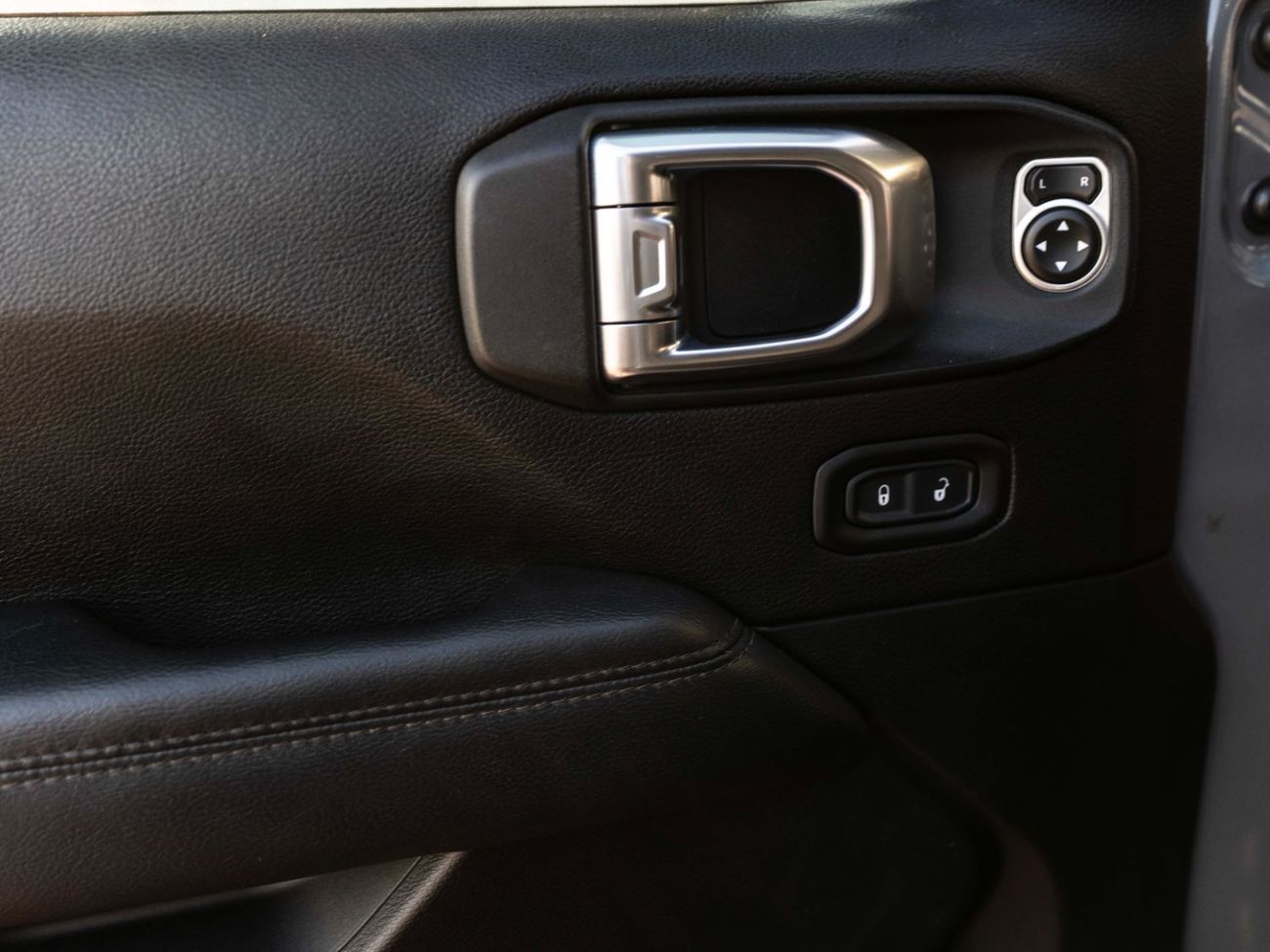 جيب رانجلر Sahara 3.6L A/T (5 Seater)