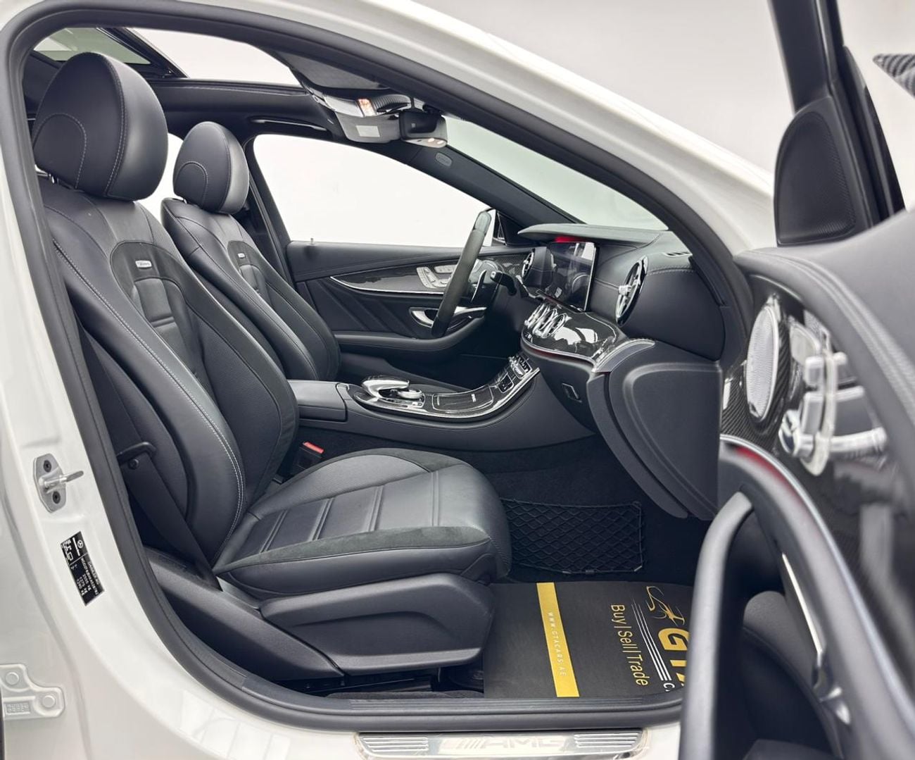 مرسيدس بنز E 63 AMG 2019 Mercedes-Benz E63s AMG 4Matic+, 5 Buttons, 1 Year Warranty Unlimited Km, Excellent Condition