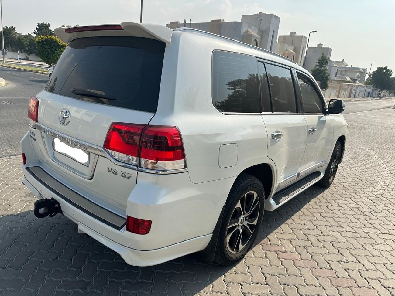 تويوتا لاند كروزر VXR 5.7L AWD