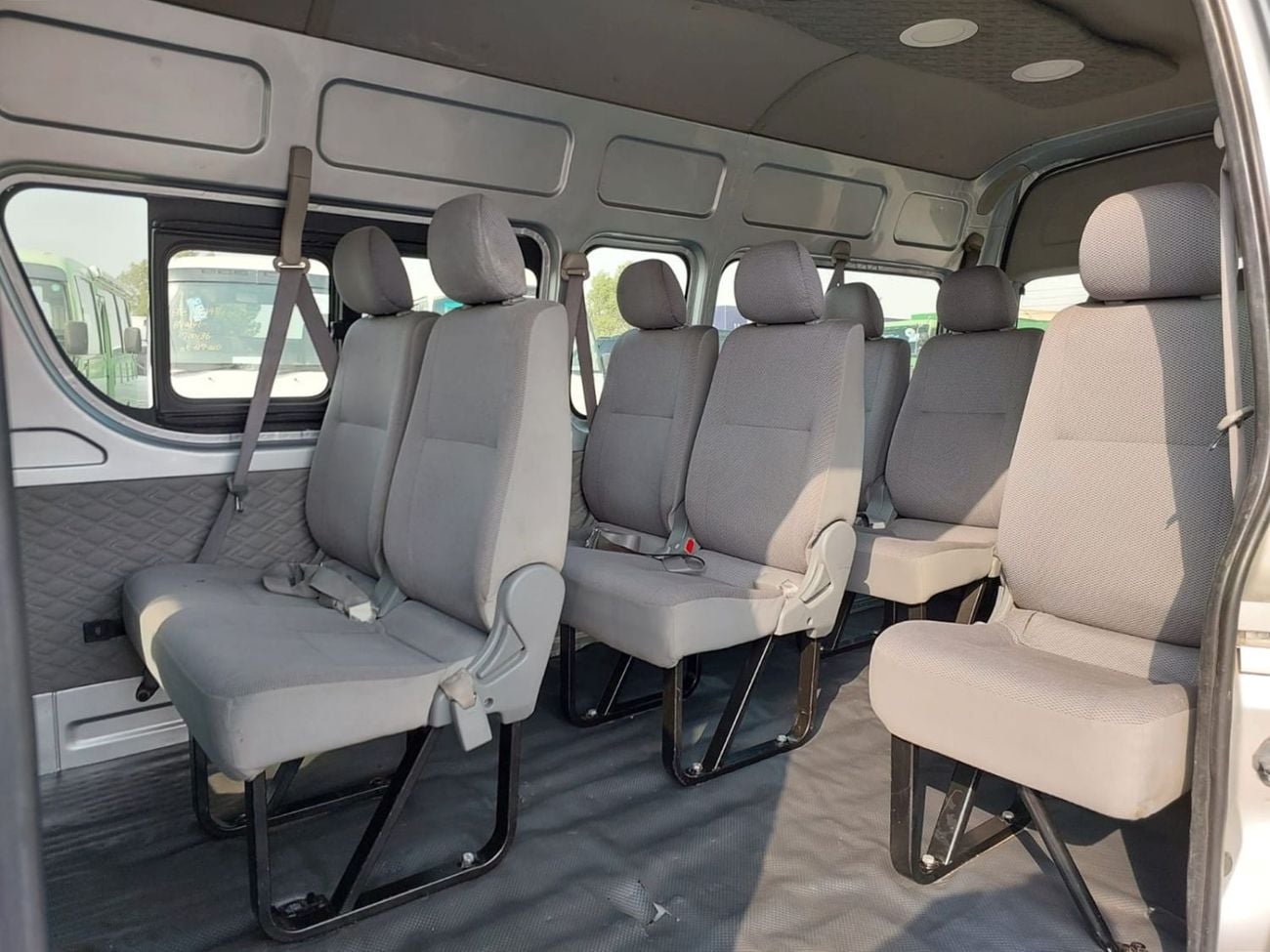 Toyota Hiace TOYOTA HIACE COMMUTER VAN RHD 2014 MODEL 3.0 L DIESEL AUTOMATIC(PM13991)