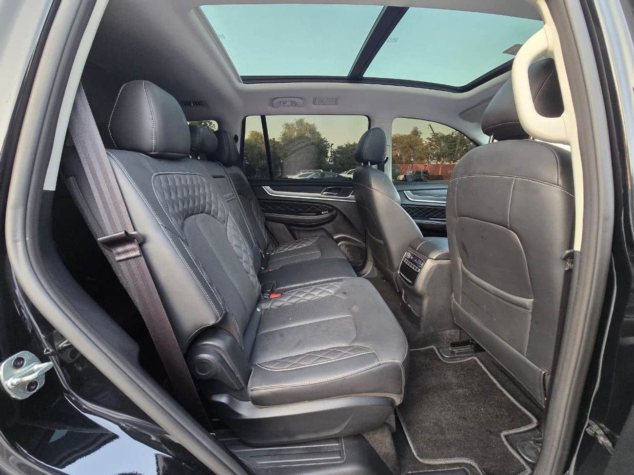 أم جي RX8 BLACK EDITION سيارة MG RX8 إصدار أسود موديل 2023 بمواصفات خليجية | طلاء أصلي | حالة ممتازة | مفتاحان | خالية من ال