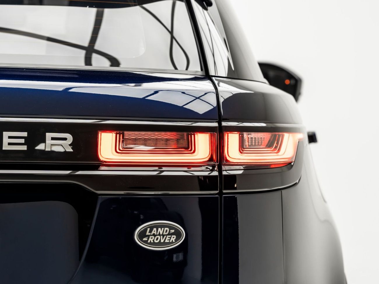 لاند روفر رينج روفر فيلار P250 2.0L (250 HP) 2021 Range Rover Velar P250 S,  Al Tayer Warranty + Service Contract, Low KMs, GC