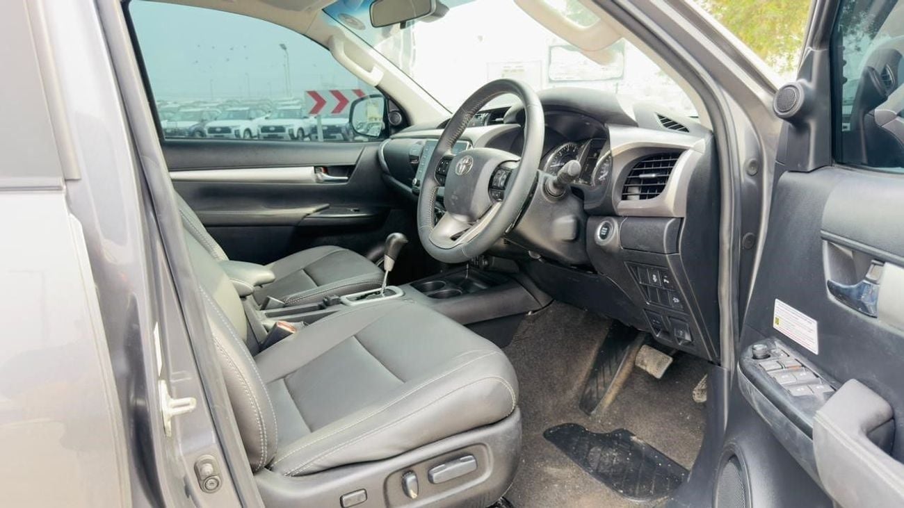 Toyota Hilux DOUBLE CABIN REVO | 2022 | 2.8L DIESEL ENGINE | RHD | AUTOMATIC TRANSMISSION | PUSH START | DIGITAL