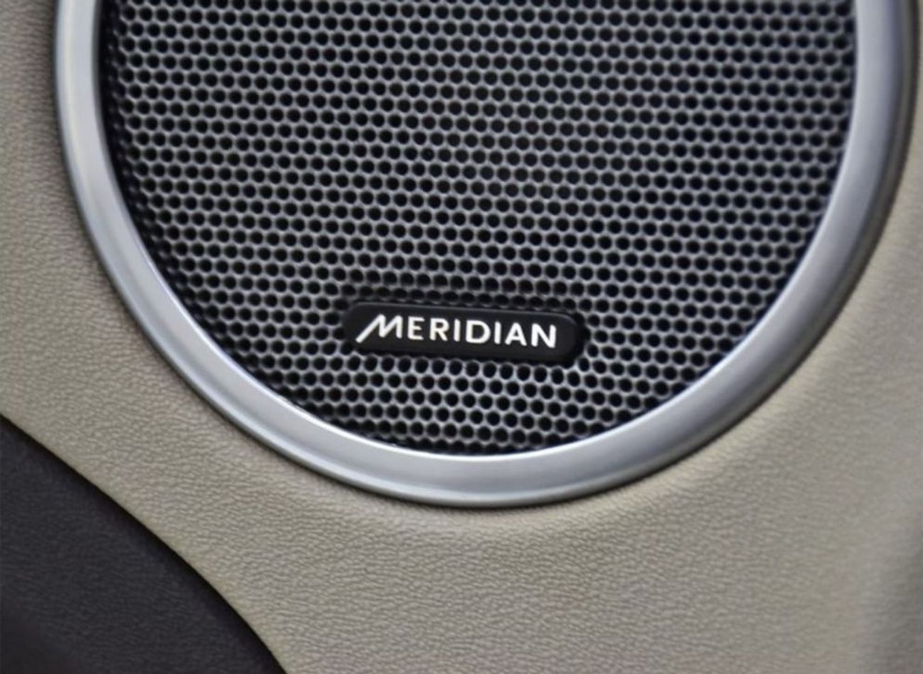 لاند روفر رانج روفر إيفوك EXCELLENT DEAL for our Land Rover Range Rover Evoque ( 2016 Model ) in Red Color GCC Specs