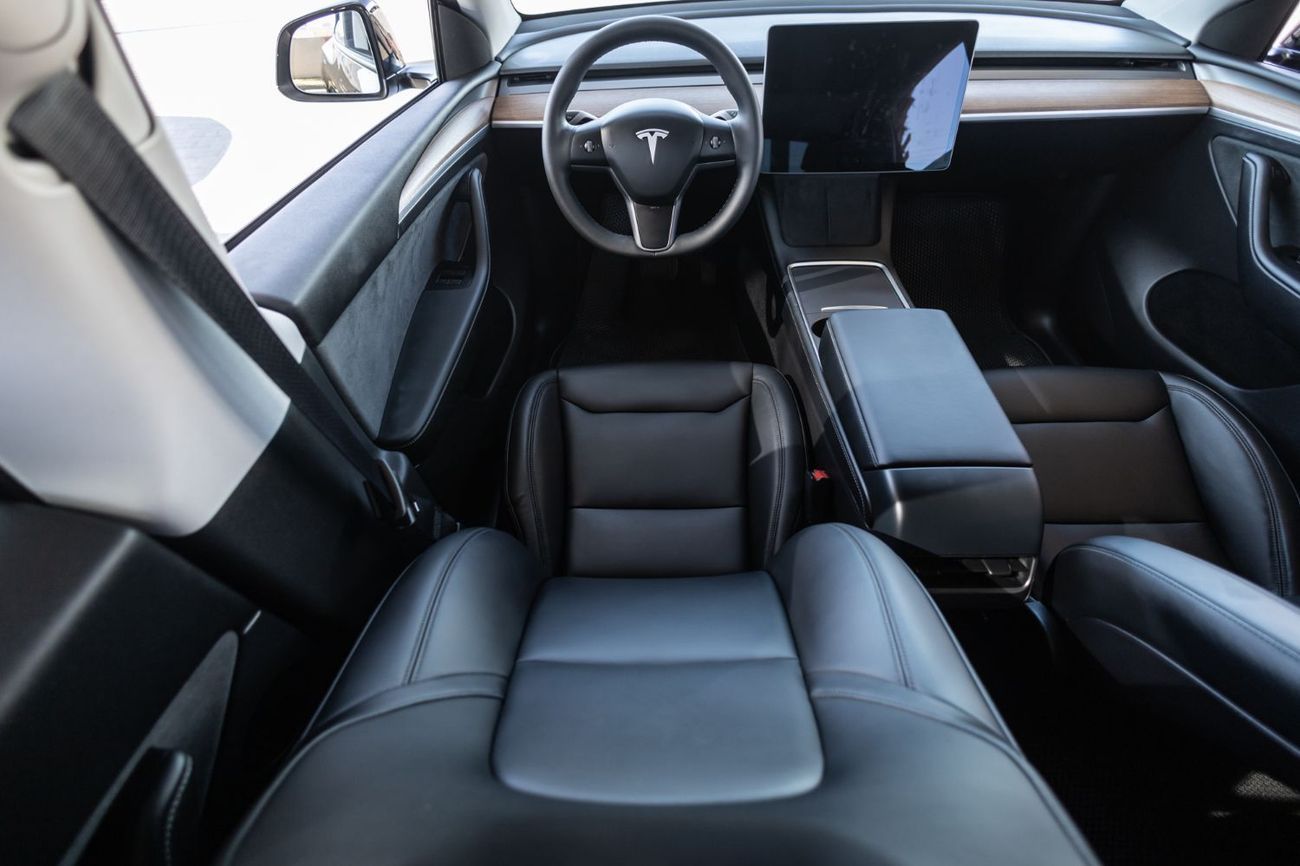 Tesla Model Y Long Range (AWD)