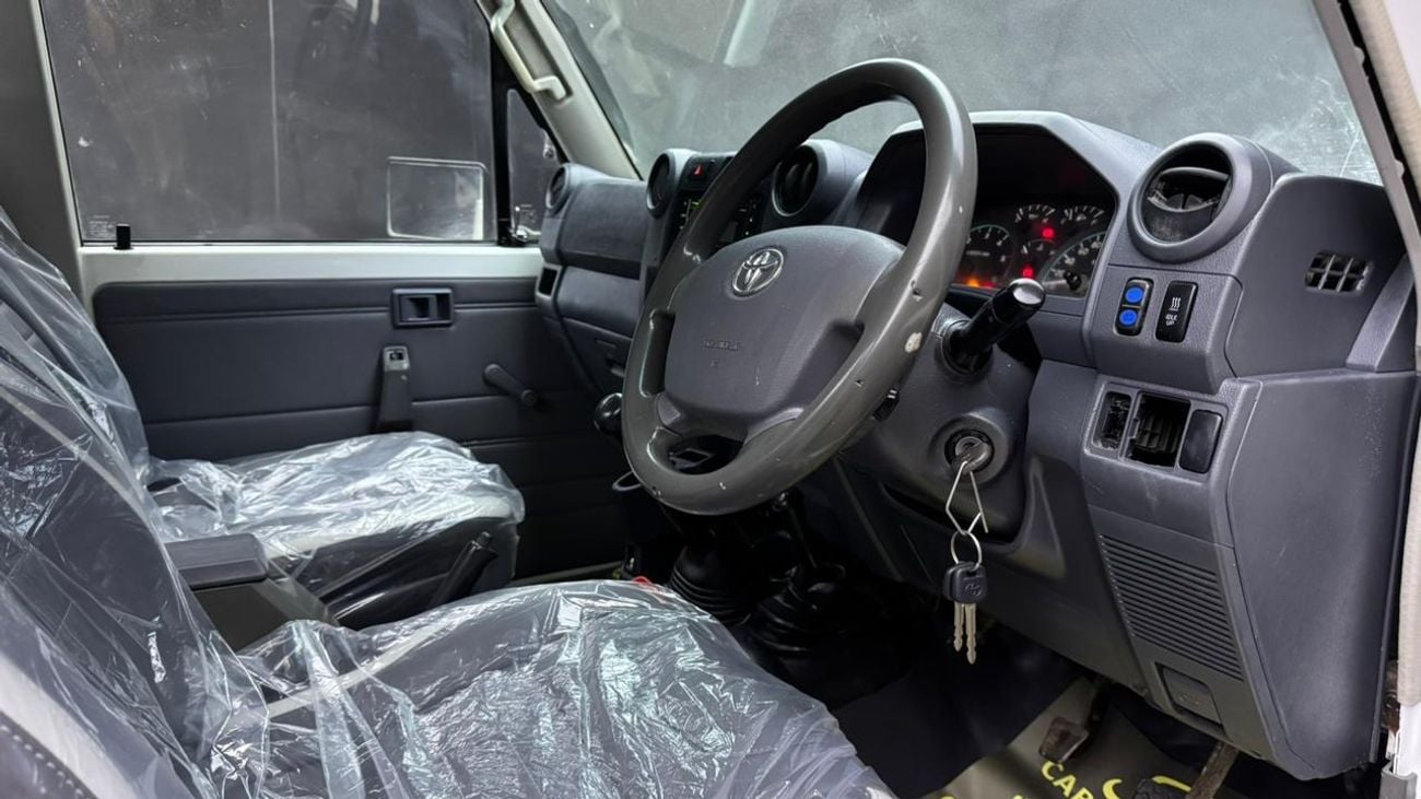 Toyota Land Cruiser Pick Up LAND CRUISER PICKUP ,MODEL YEAR 2020 ,DIESEL 4.5 LITER ,RIGHT HAND DRIVE