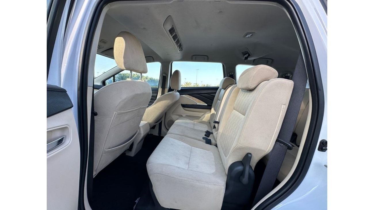 Mitsubishi Xpander Mitsubishi xpander 2023 1.5L // FSH // ORGINAL PAINT // LOW MILEAGE // UNDER WARRANTY