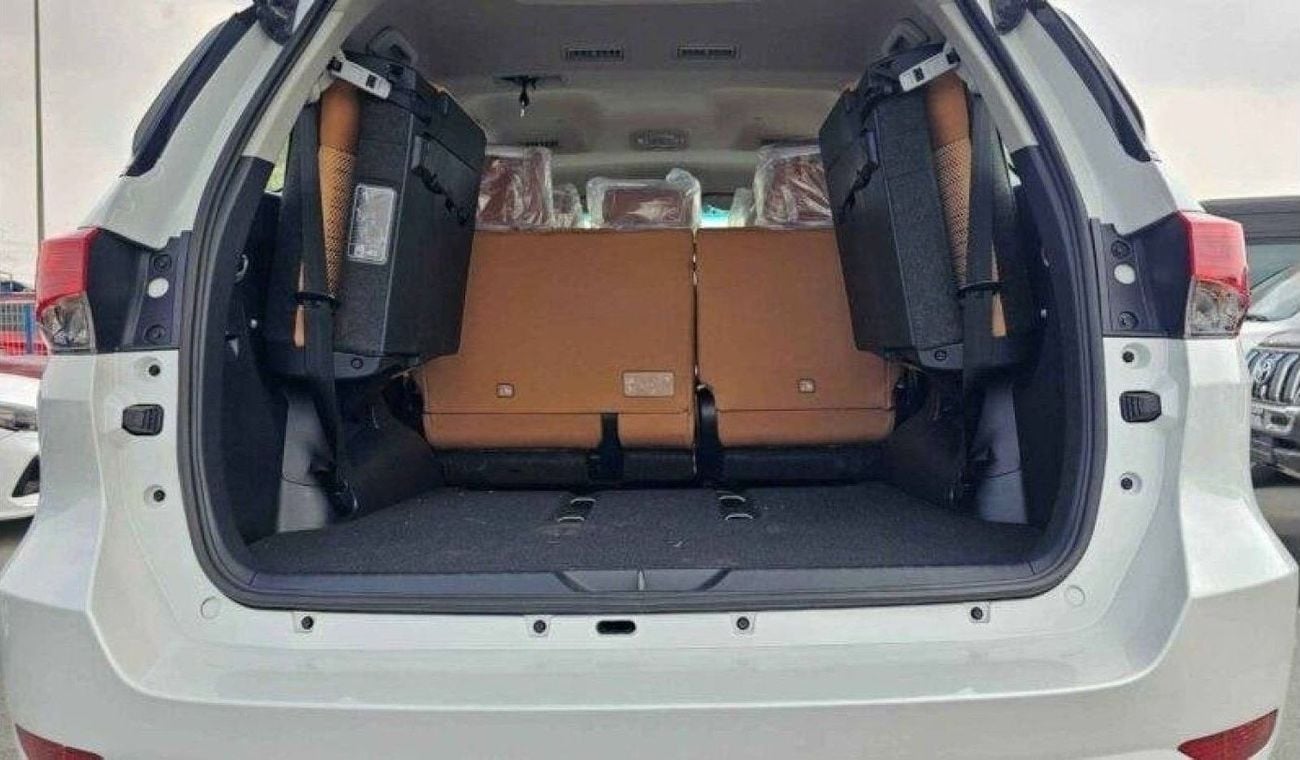 تويوتا فورتونر Toyota Fortuner 2.7L petrol Full Option 4x4 2024