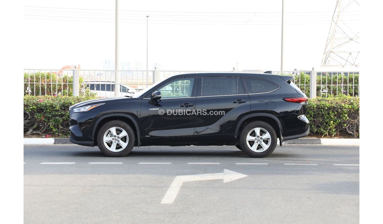 Toyota Highlander 2021 Toyota Highlander 4X4 2.5 LE Hybrid A/T - Black inside black