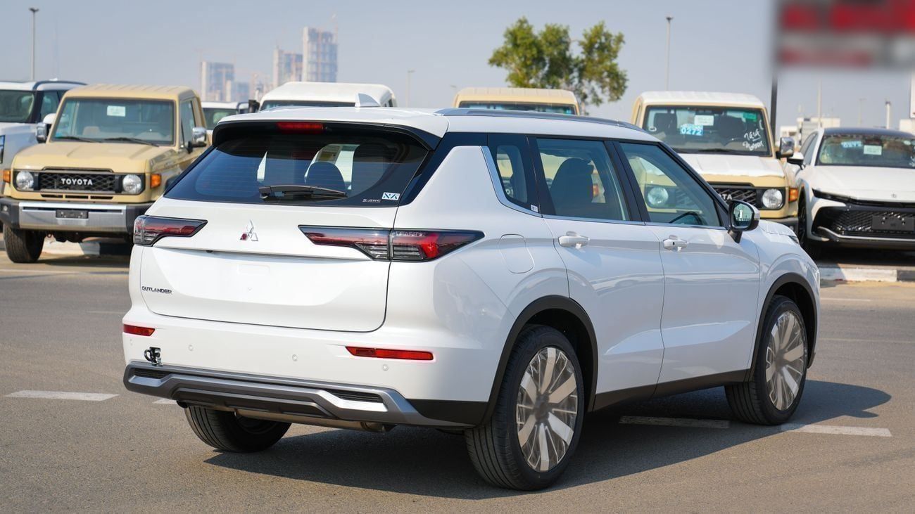 ميتسوبيشي آوتلاندر HIGHLINE ميتسوبيشي أوتلاندر 2026 – (G05) 2.5 لتر | SUV بسبعة مقاعد | مواصفات الخليج |