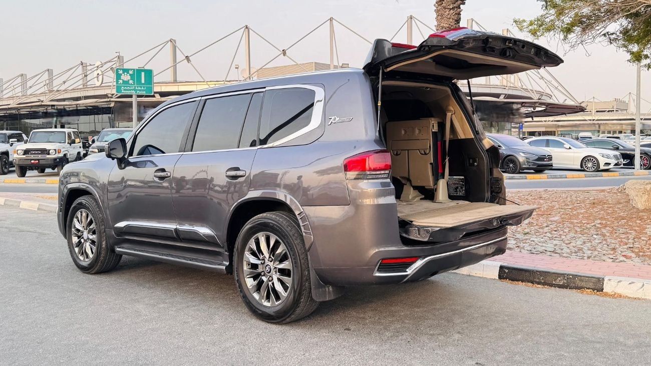 Toyota Land Cruiser MODIFIED TO LC 300 2025 | 4.0L PETROL ENGINE | LHD | AUTOMATIC TRANSMISSION | 4WD