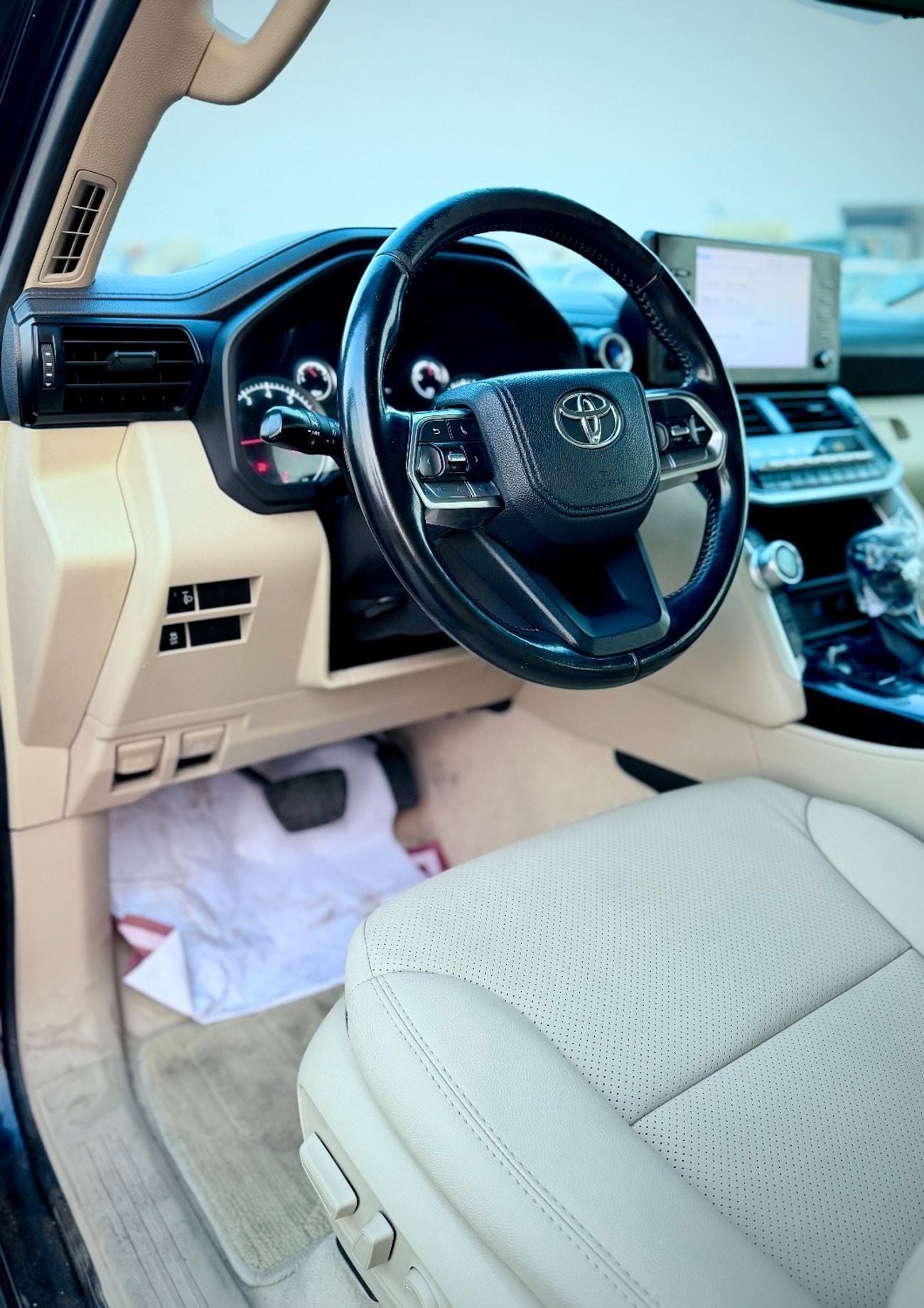 تويوتا لاند كروزر 2022 model GXR Full Option Top Of The Range