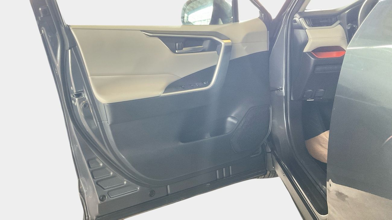 تويوتا راف ٤ 2.5 ADVENTURE 4WD AUTO | شامل الضمان | 0 ﺪﻔﻋﺓ ﺃﻮﻟﻯ