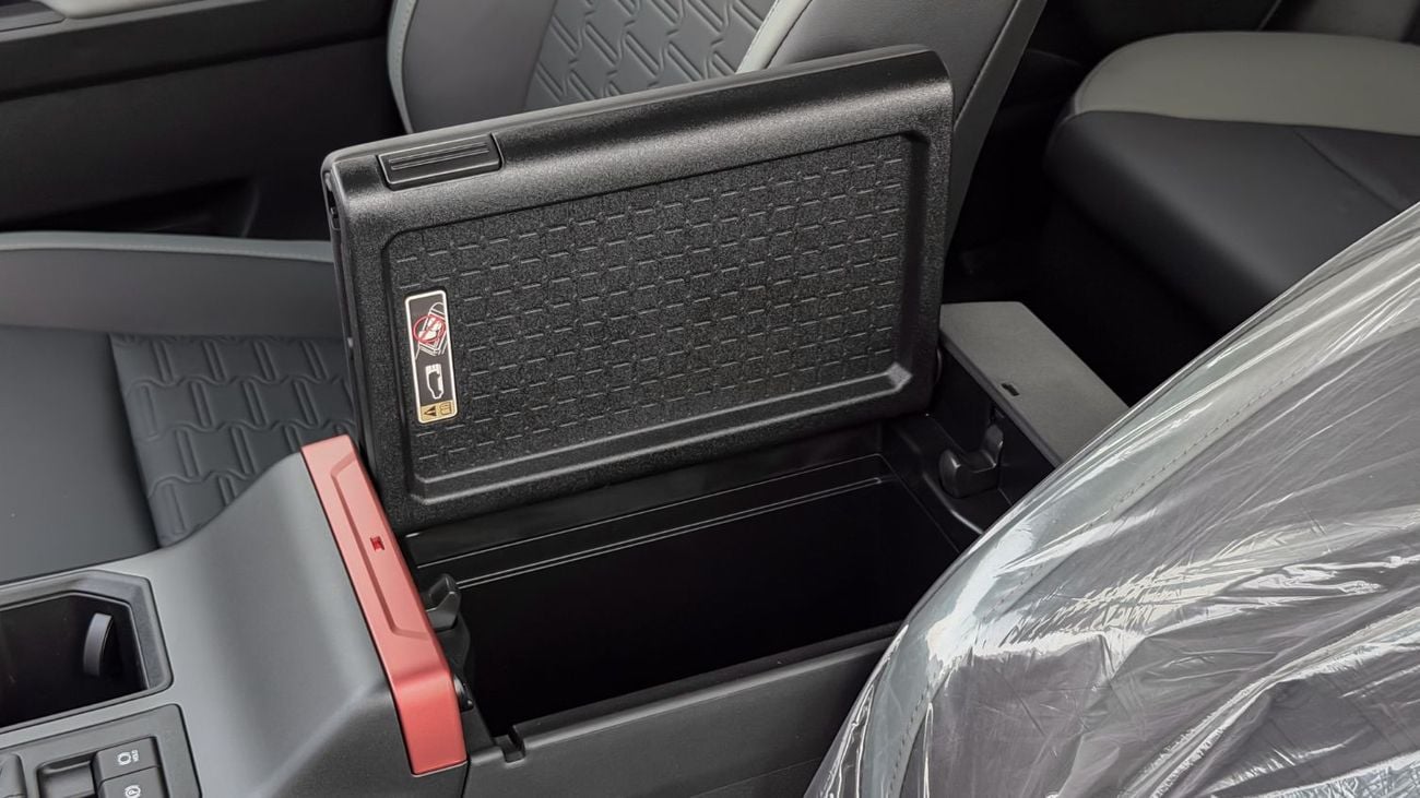 تويوتا راف ٤ ADVENTURE 2026 Toyota Rav4 Adventure 2.5L AT Hybrid (Black-Black)