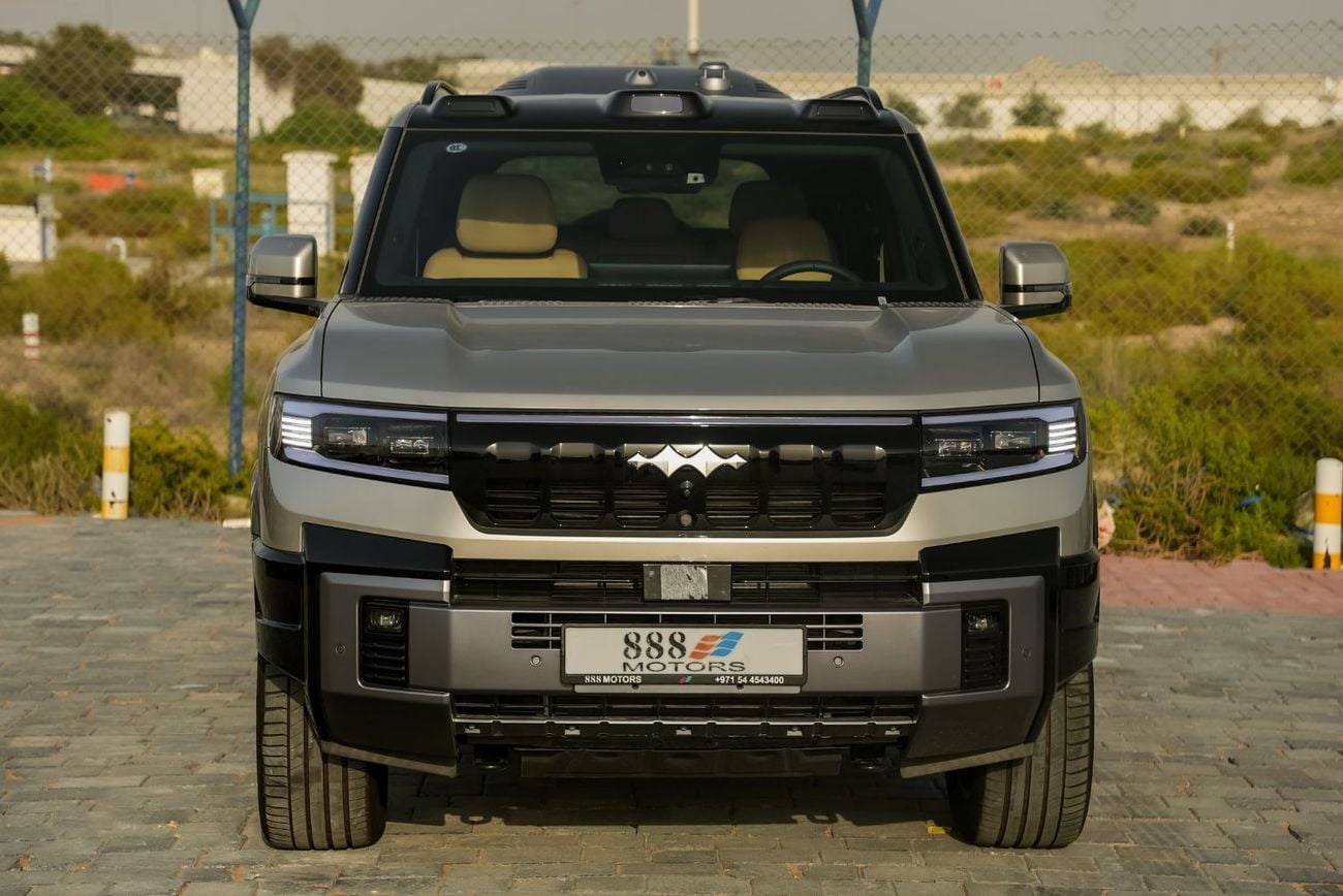 BYD Leopard 8 2025 BYD Leopard 8 with drone plug in Hybrid 2.0L 7 seater 0KM