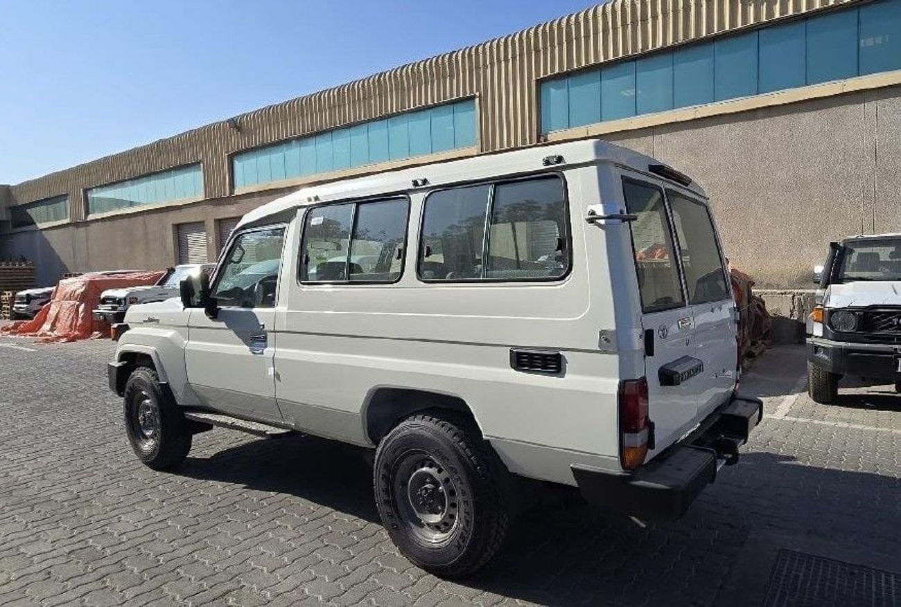 تويوتا لاند كروزر 70 LC78 Hardtop 3 Doors 4.2L Diesel V6 Model 2025