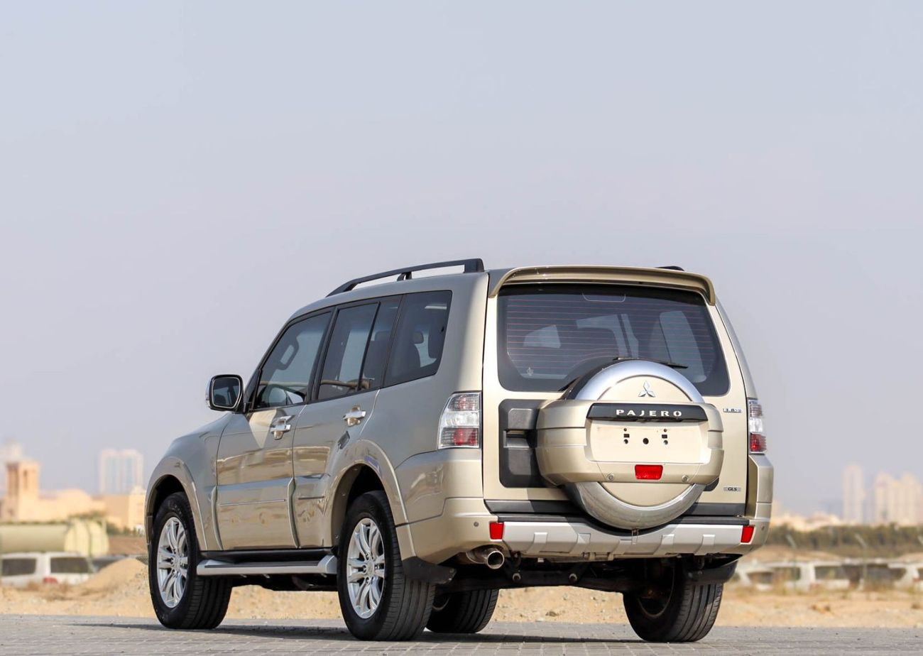 ميتسوبيشي باجيرو GLS 3.8L Mitsubishi Pajero 2014 3.8L full option v6 GCC accident-free in excellent condition