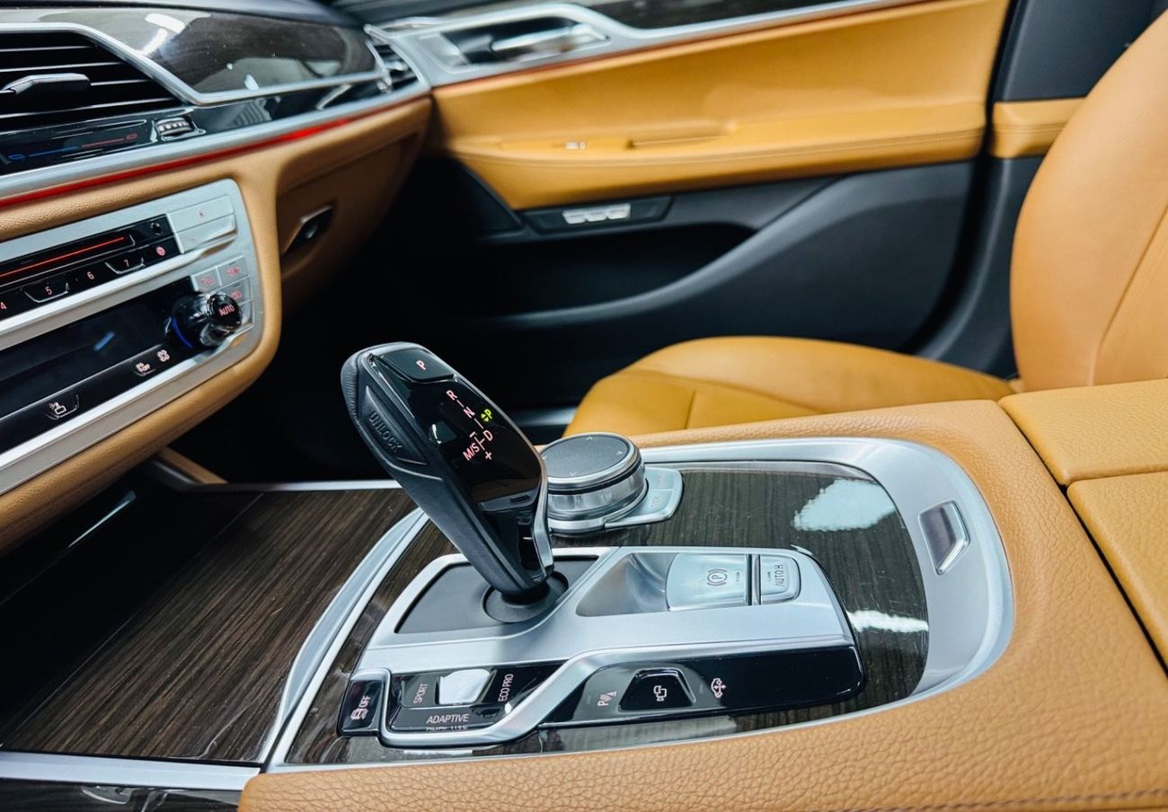 بي أم دبليو 730Li Exclusive 2.0L