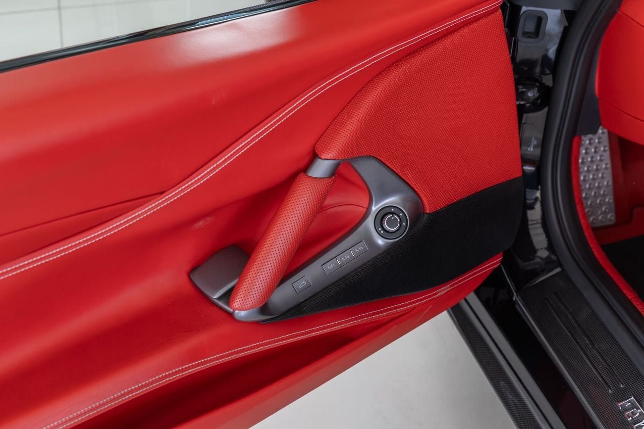 فيراري 812  سوبرفاست Ferrari 812 Superfast |  GCC Specs | Fully Carbon Fiber | Ceramic Brakes | Low Mileage | 2018
