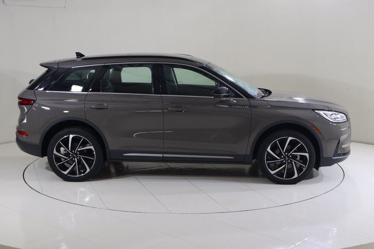 Lincoln Corsair RESERVE COR425/AL TAYER MOTORS/AL QOUZ SHOWROOM