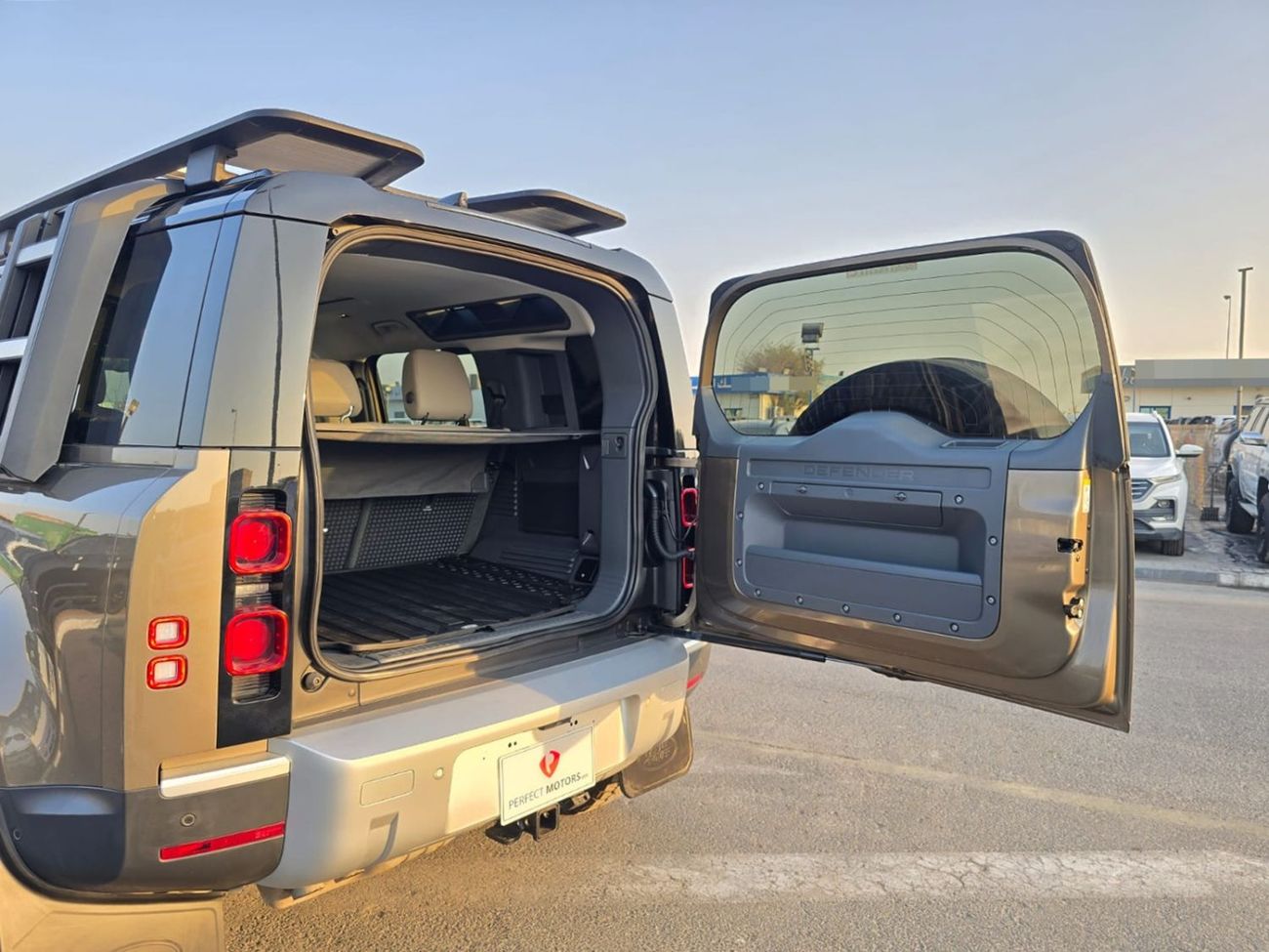 Land Rover Defender 2020 LAND ROVER DEFENDER FIRST EDITION FULL OPTION RHD DIESEL AUTOMATIC(PM11817)