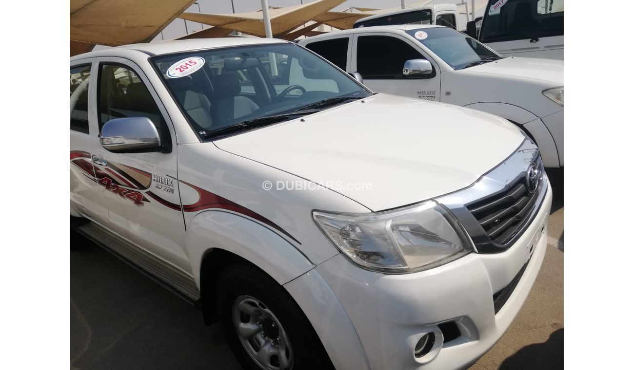 Toyota Hilux PETROL 2.7 AUTOMATIC GEAR LAFT HAND DRIVE