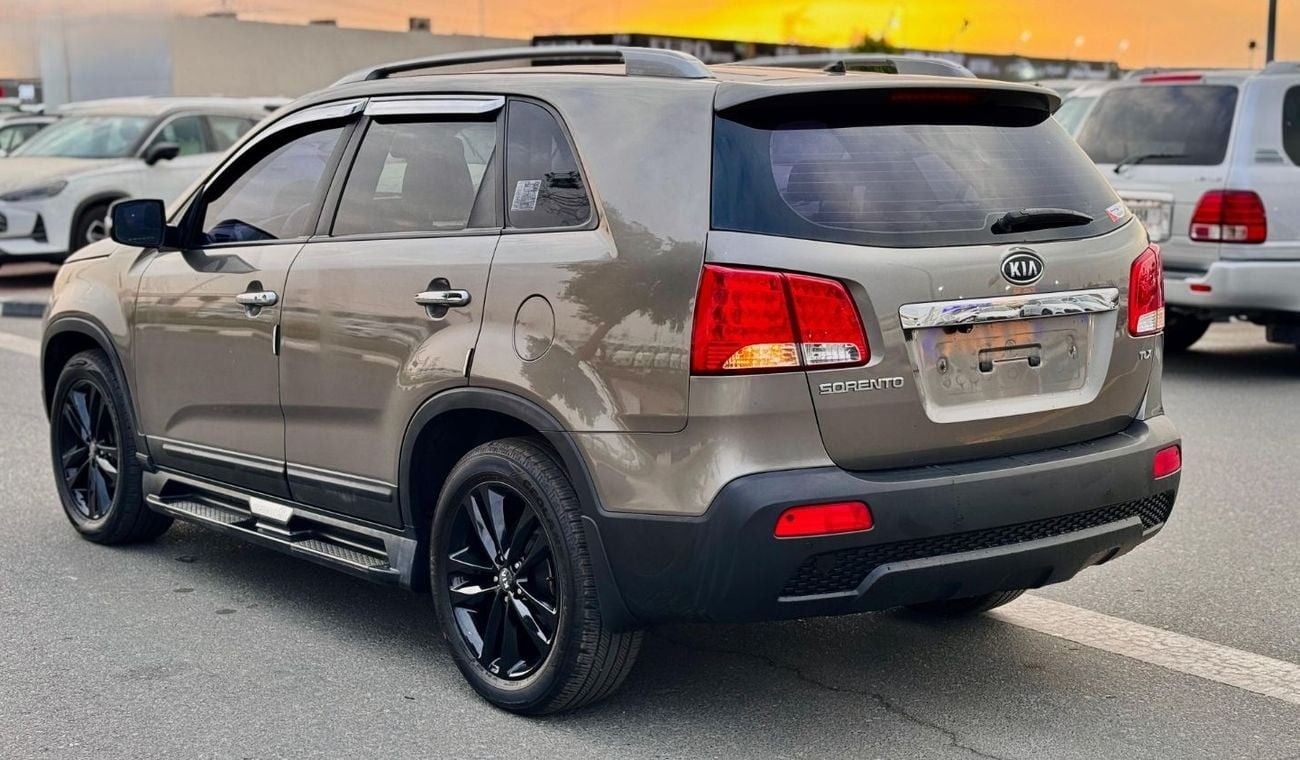 كيا سورينتو PREMIUM CONDITION | 2.0L DIESEL ENGINE | LHD | AT | 2011 | PUSH START ENGINE