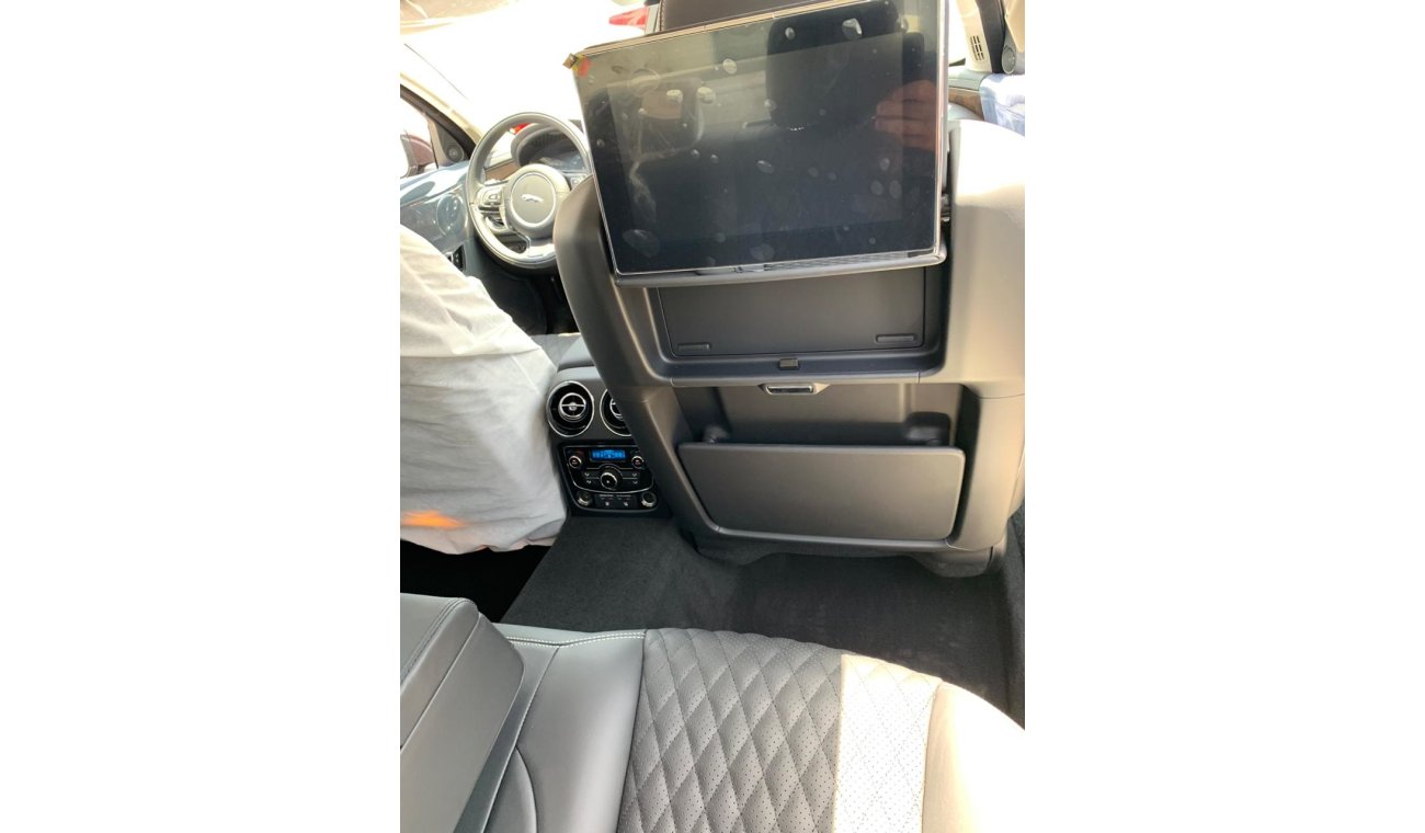 جاكوار XJ 3.0 V6 S/C LWB AWD Aut.