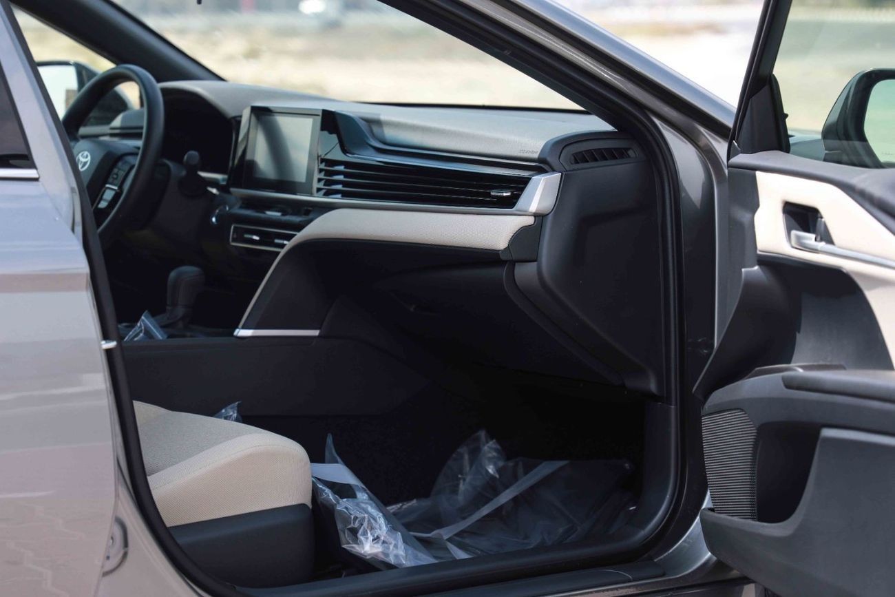 Toyota Camry 2025 TOYOTA CAMRY LE 2.5 Hybrid - PRECIOUS METAL inside BEIGE | Export Only