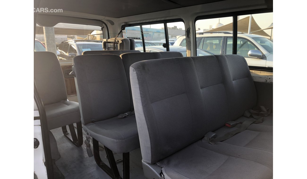 تويوتا هاياس Toyota Hiace Bus 13 str,model:2010. Excellent condition