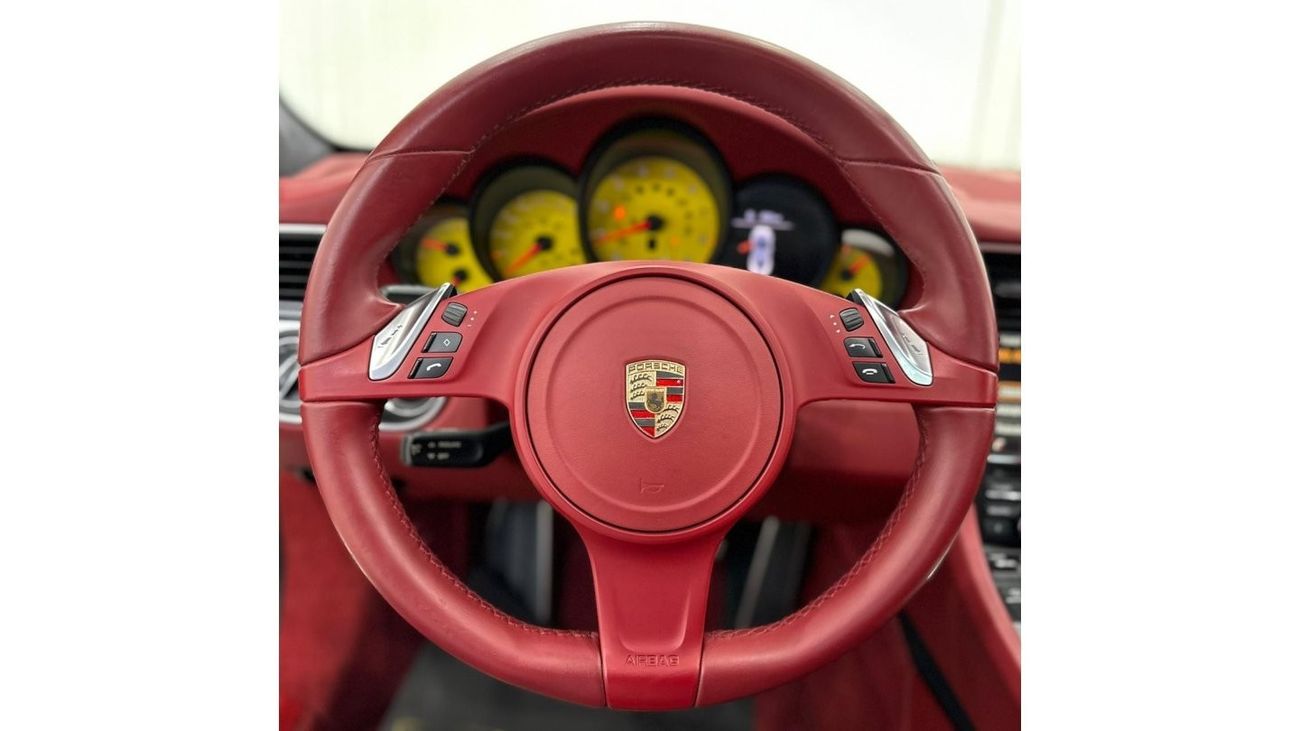 Porsche 911 2015 Porsche 911 Carrera 4, Service History, Low Kilometers, GCC Specs