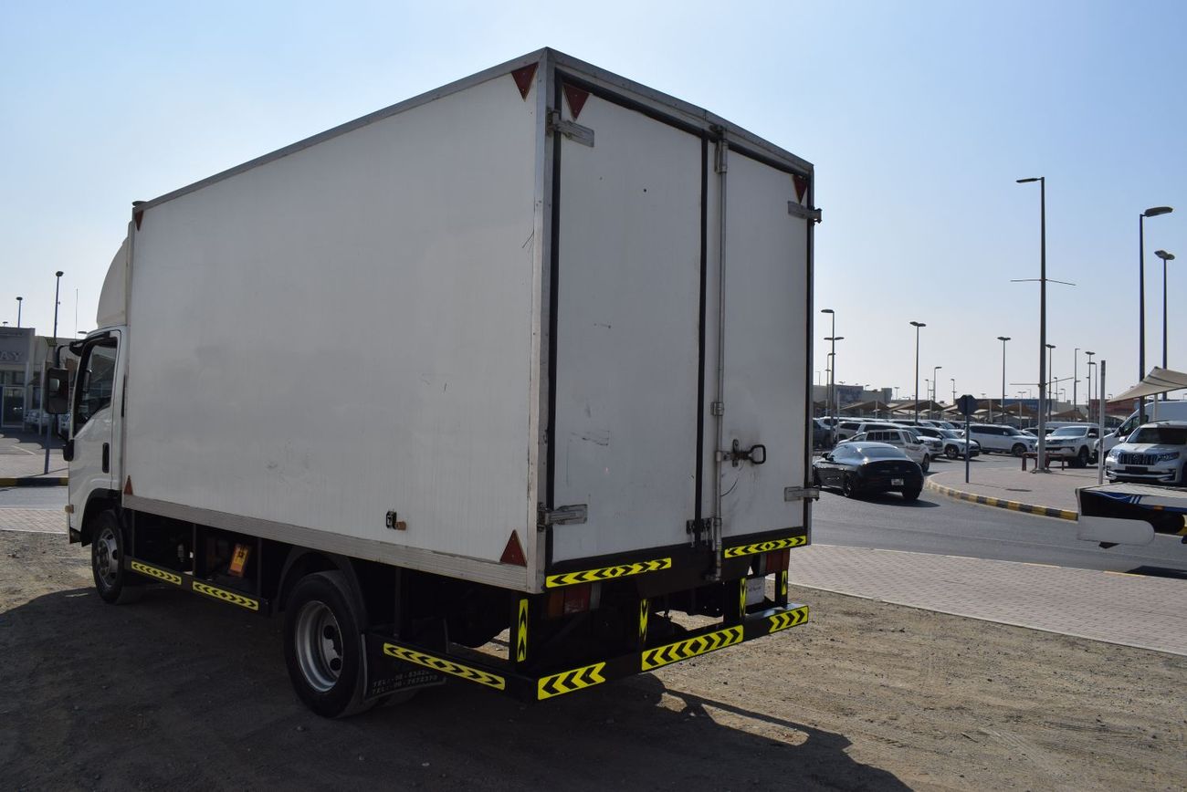 إيسوزو NPR Isuzu Npr Pick up with Box, model:2021. Excellent condition