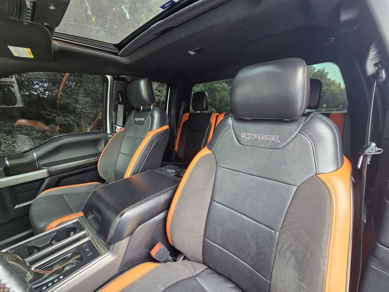 فورد إف-150 رابتور FORD F-150 RAPTOR 2018 GCC ORGINAL PAINT // ACCIDENT FREE // GOOD CONDITION