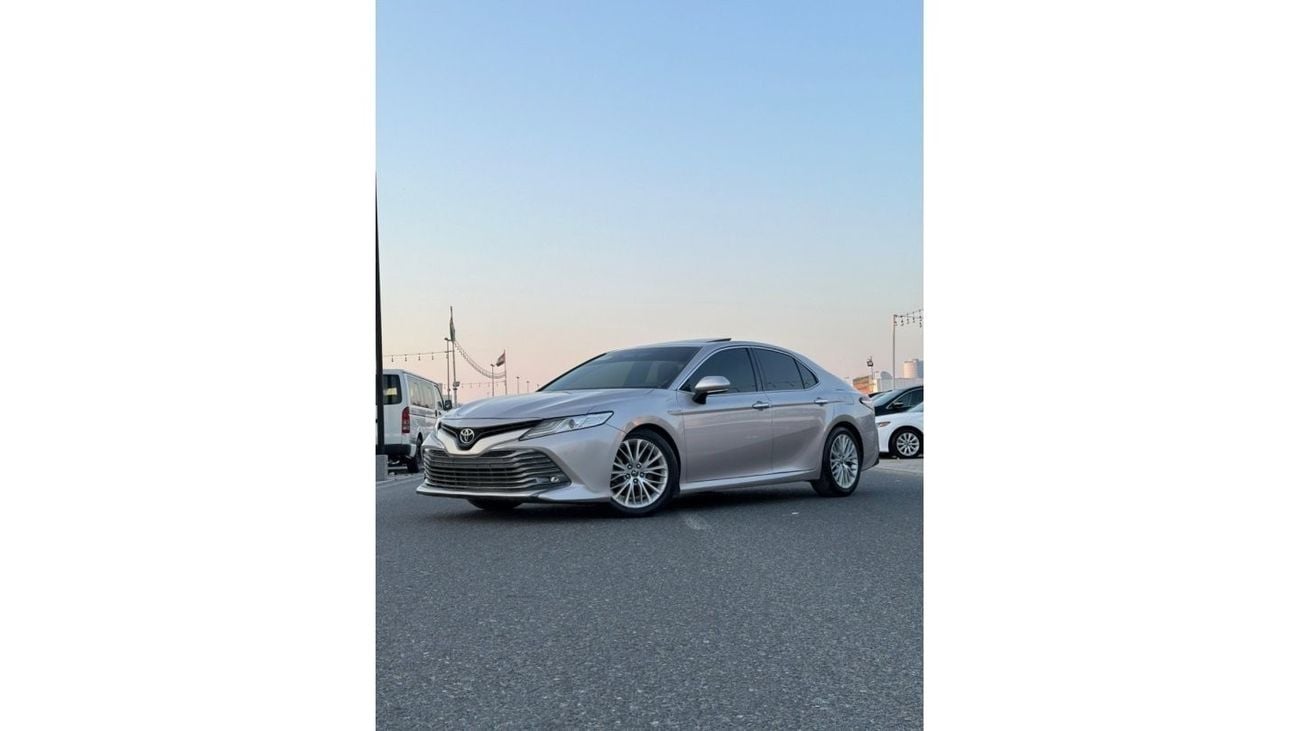 تويوتا كامري تويوتا كامري 2018 محرك 3.5 فتحة على فتحة مقاعد جلد مجهزة تجهيزا جيدا بحالة جيدة V6