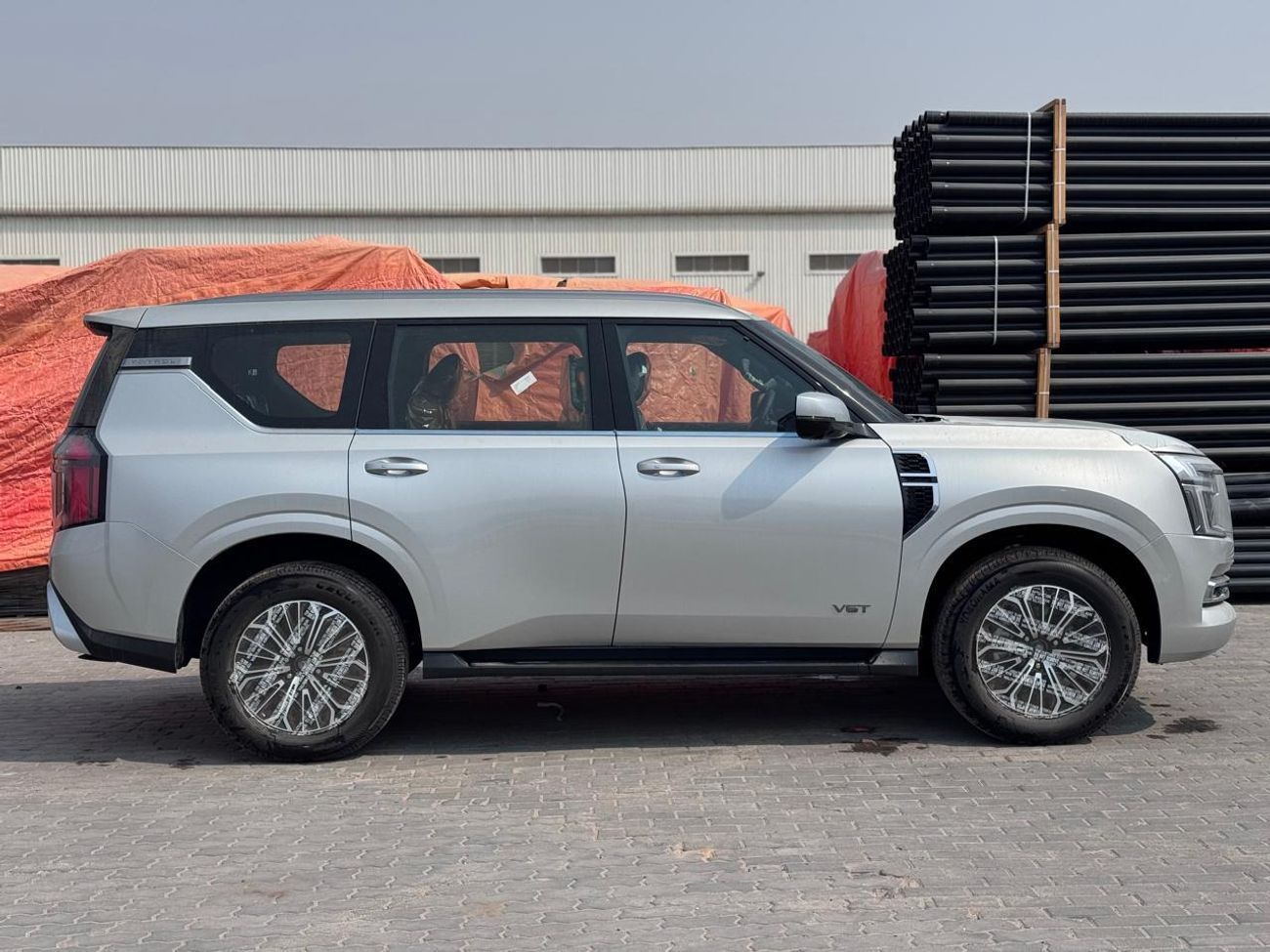 Nissan Patrol 3.5L LE Titanium_2026 _SILVER_BURGUNDY