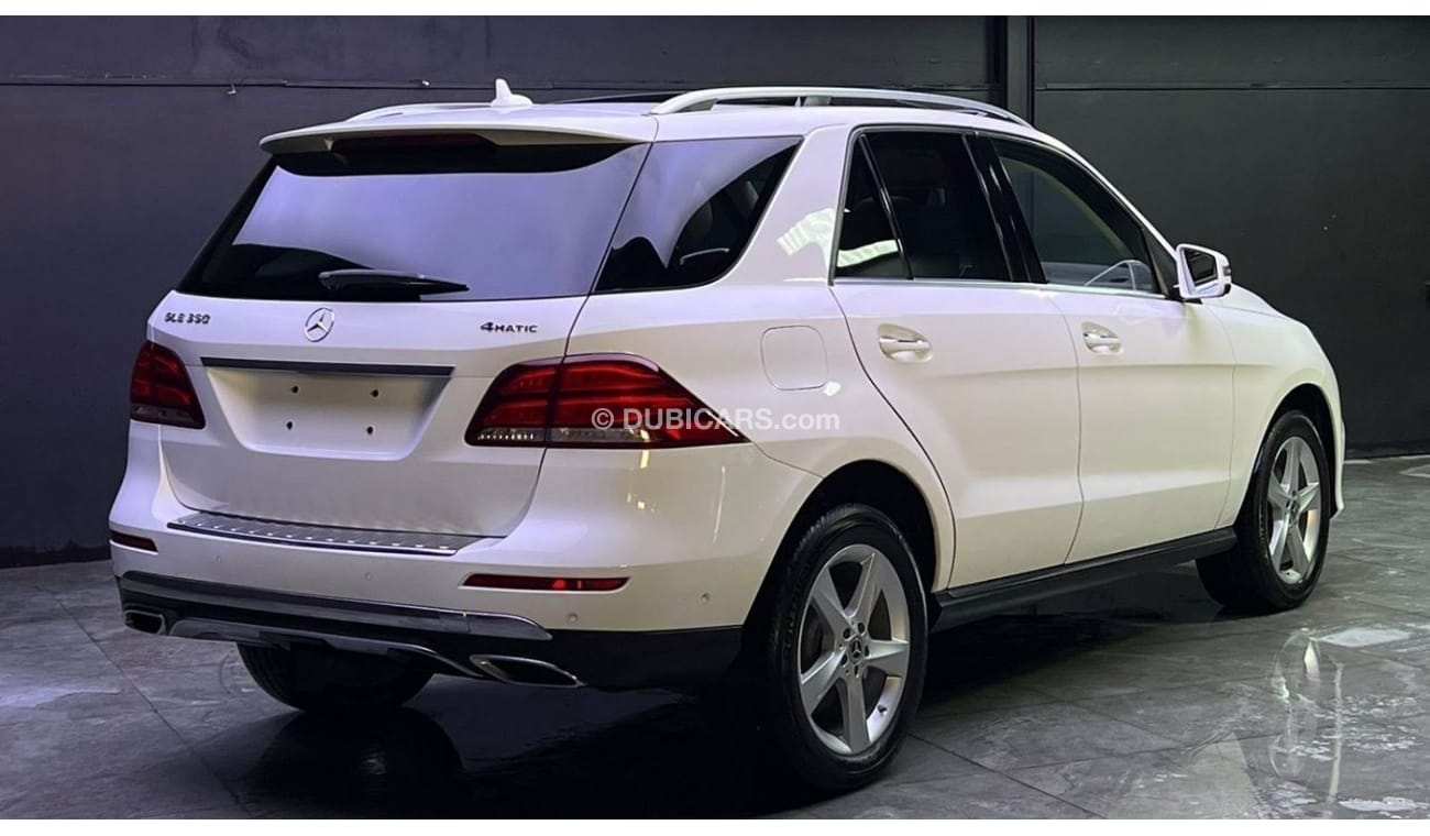 مرسيدس بنز GLE 350 2018 Mercedes Benz GLE-350 4Matic 4x4 Full Option+ 3.5L V6 In Great Condtion