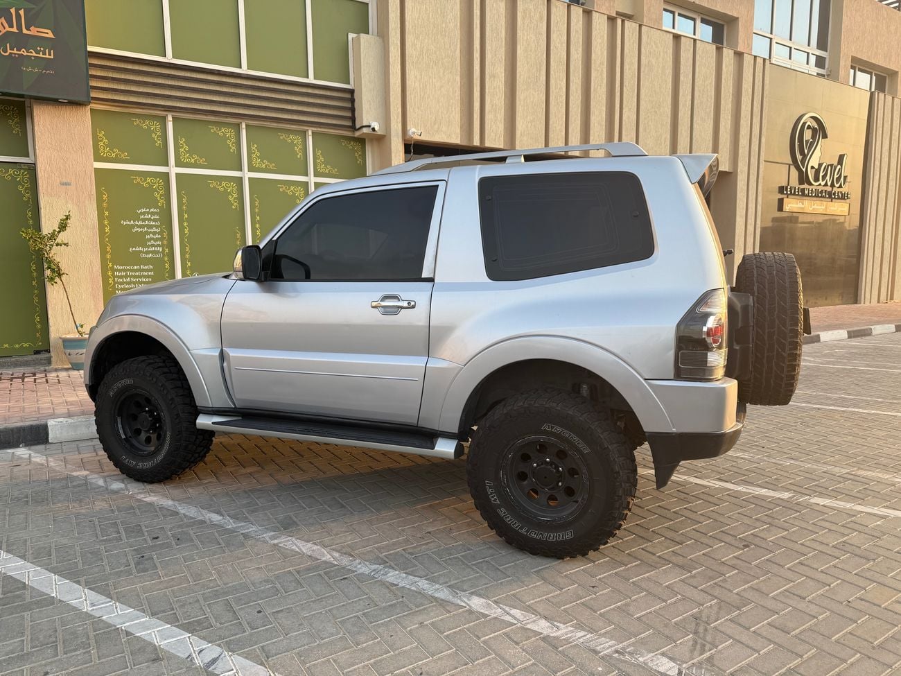 ميتسوبيشي باجيرو GLS LOWLINE
