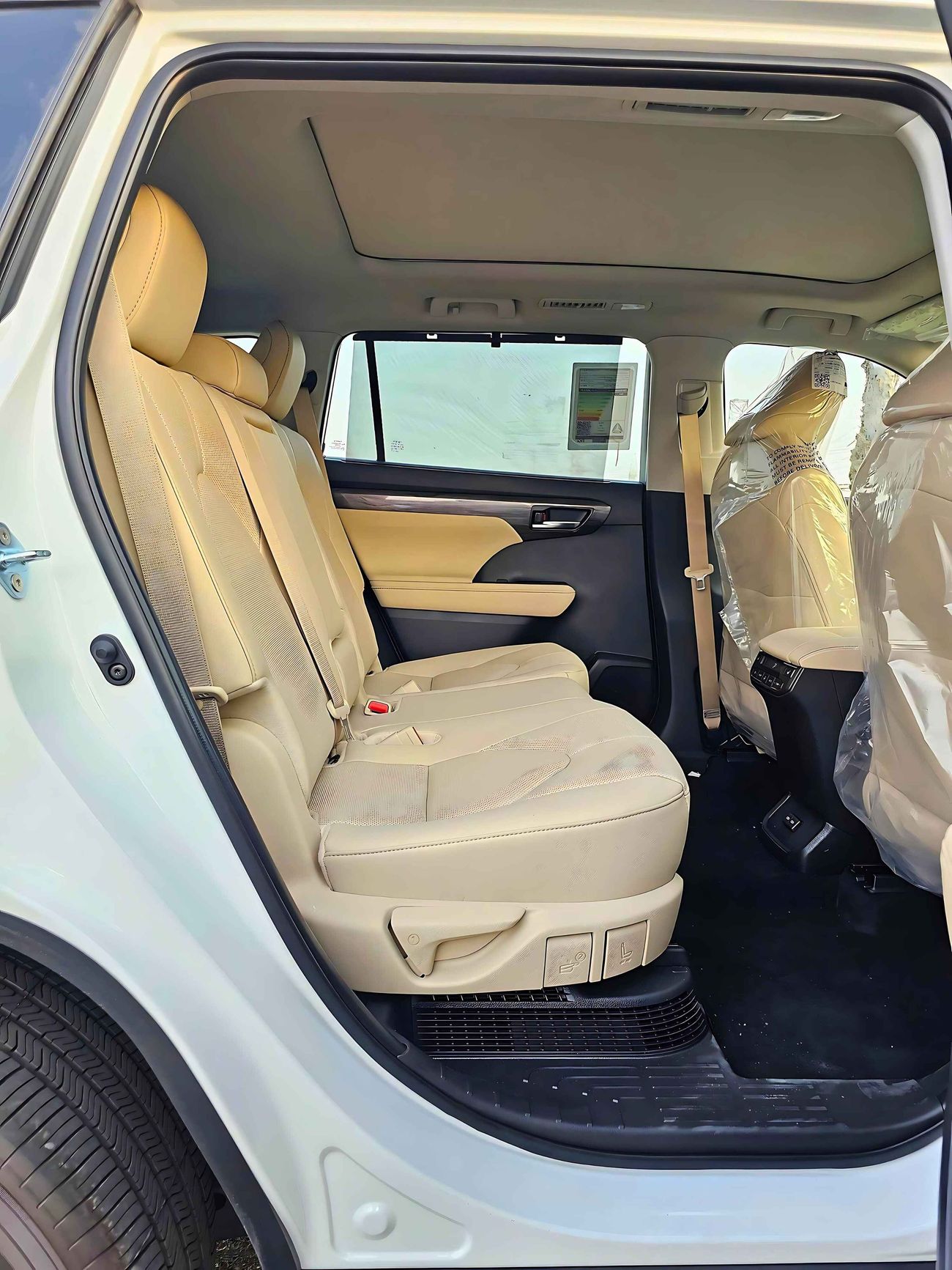 Toyota Highlander 2.5L V4 HYBRID LIMITED / FULL OPTION / PANORAMAIC / JBL SPEAKERS / BIG DVD SCREEN (CODE # 68031)