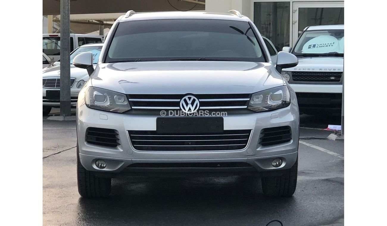 Volkswagen Touareg Volex wagon tourque  model 2011 GCC full option