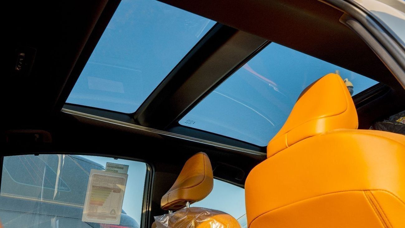 Toyota Camry 2025 Toyota Camry Lumiere 2.5L HEV Full option (White)