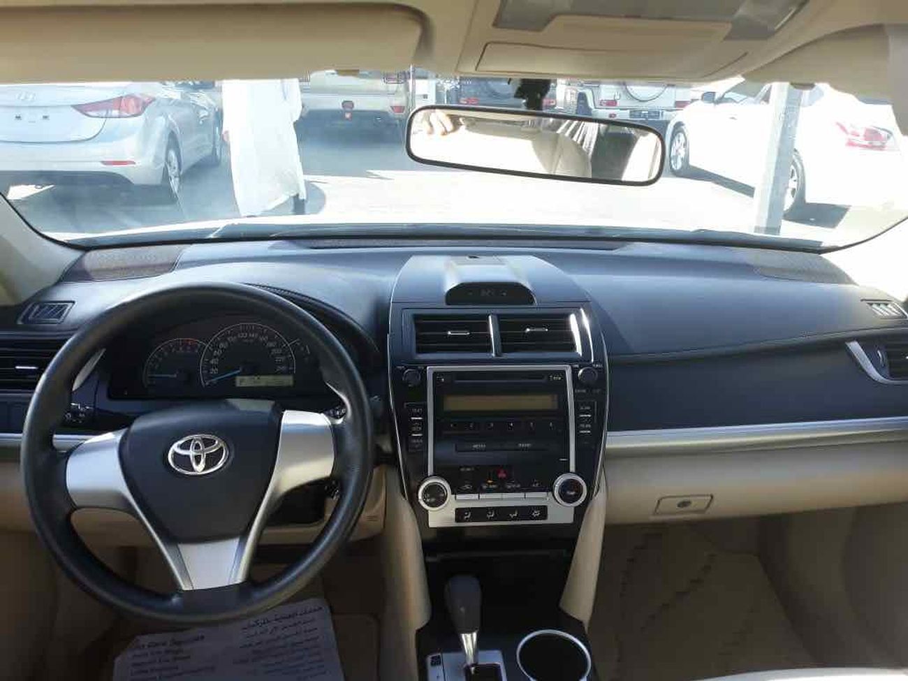 تويوتا كامري سياره نظيفه جدا بدون حوادث بحاله ممتاذه