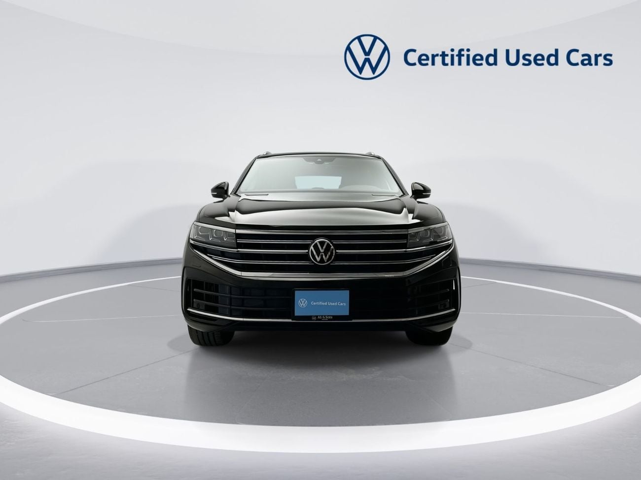Volkswagen Touareg 3.0T TL (340 HP) Touareg Elegance (Ref#14657) / WAS 194,900 AED - NOW 189,900 AED