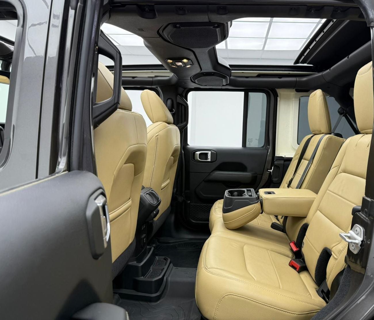 Jeep Wrangler Unlimited Unlimited Sahara 3.6L 2019 Jeep Wrangler Unlimited Sahara ,Warranty ,Full Service History ,GCC